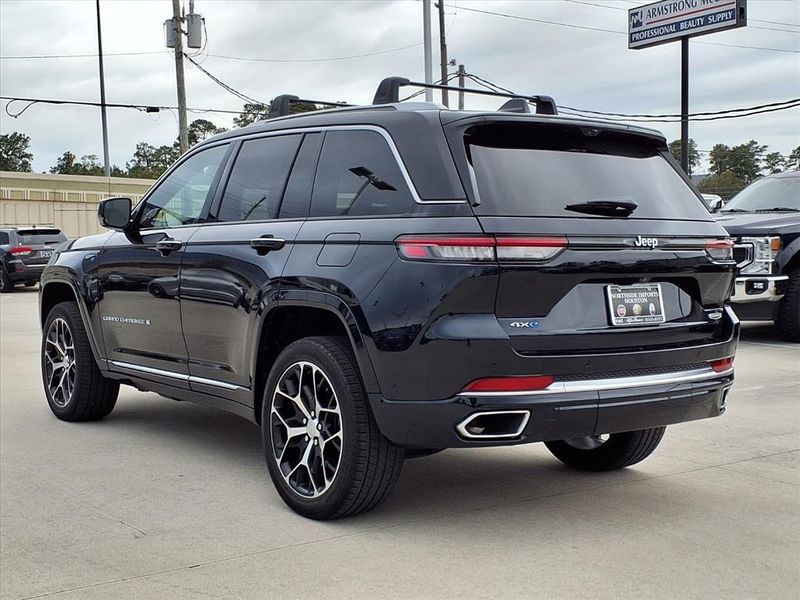 Used 2023 Jeep Grand Cherokee Summit Reserve 4xeImage 2