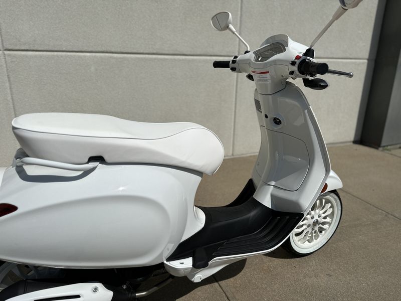 2022 Vespa SPRINT 150 JUSTIN BIEBER in a WHITE exterior color. Cross Country Powersports 732-491-2900 crosscountrypowersports.com 
