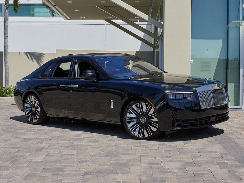 2025 Rolls-Royce Ghost Image 5