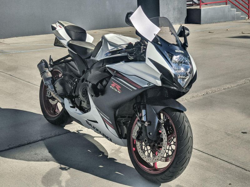 Used 2025 Suzuki GSX-R600 CA Image 11