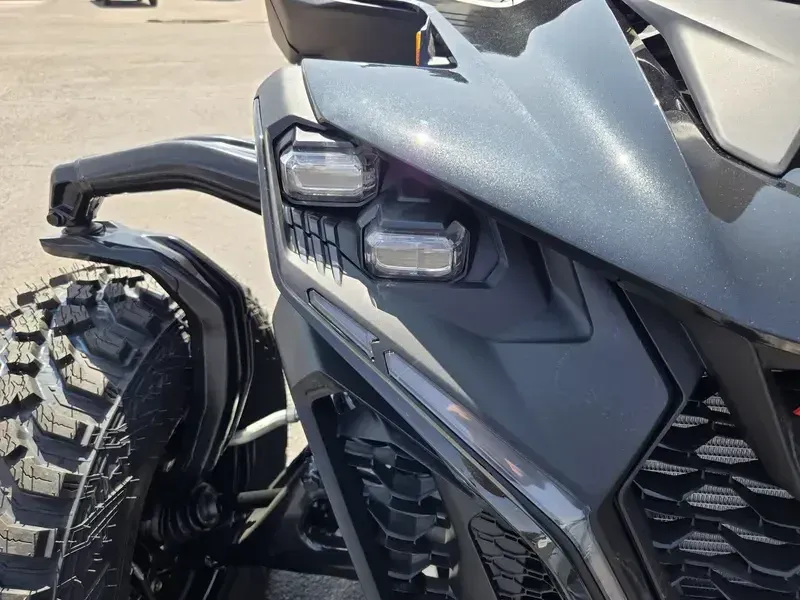 2025 Can-Am MAVERICK R MAX X 999T DCT TRIPLE BLACK Image 21