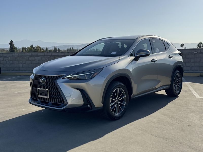 New 2026 Lexus NX 450h+ PremiumImage 5