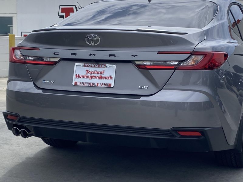 2025 Toyota Camry Image 4