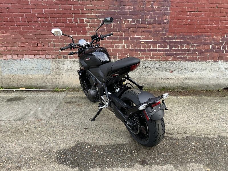 2025 Triumph TRIDENT 660