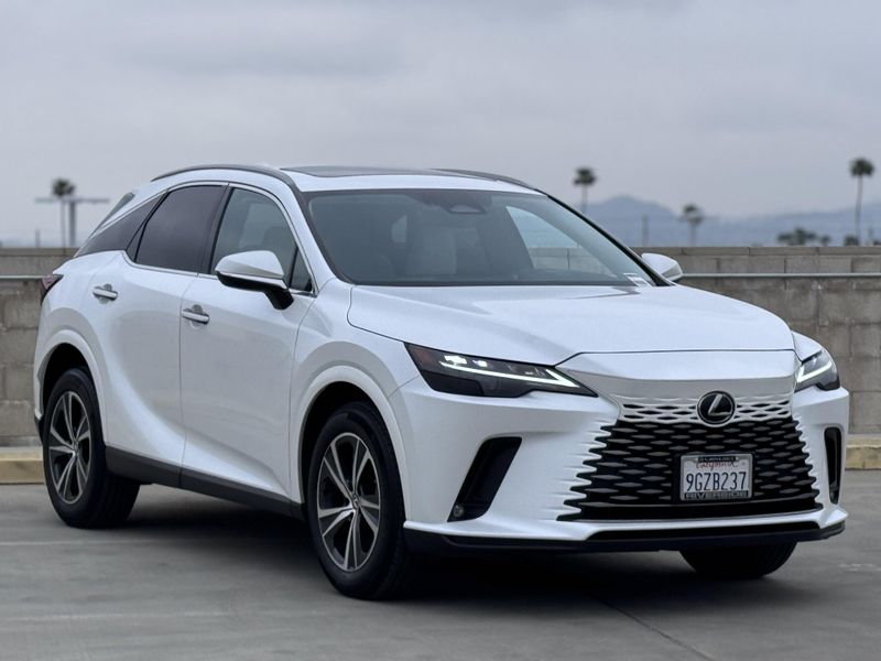 2023 Lexus RX 350Image 2