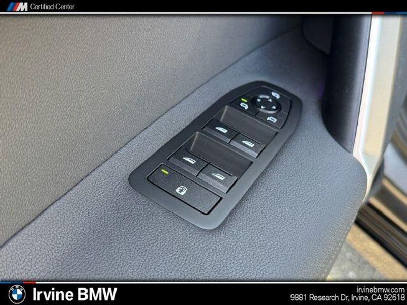 Used 2026 BMW iX xDrive60Image 18