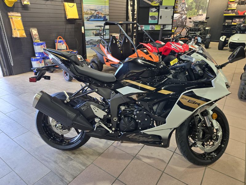 NEW 2026 KAWASAKI NINJA ZX6R ABS Image 2