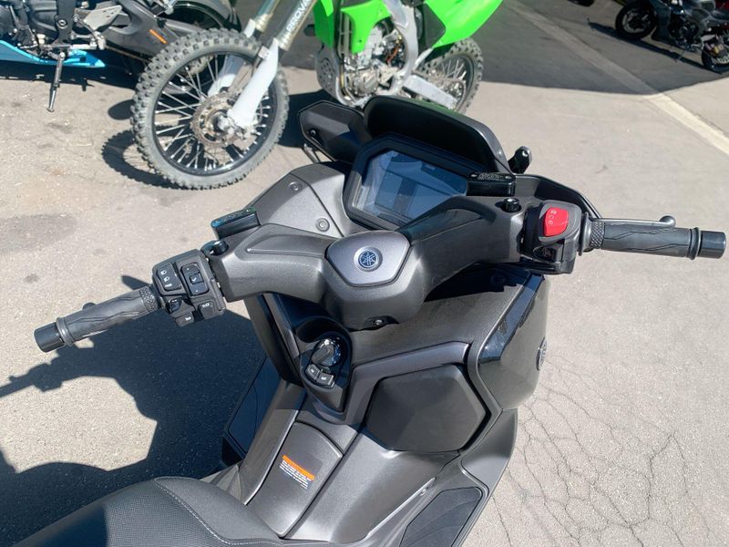 New 2025 Yamaha Xmax Image 17