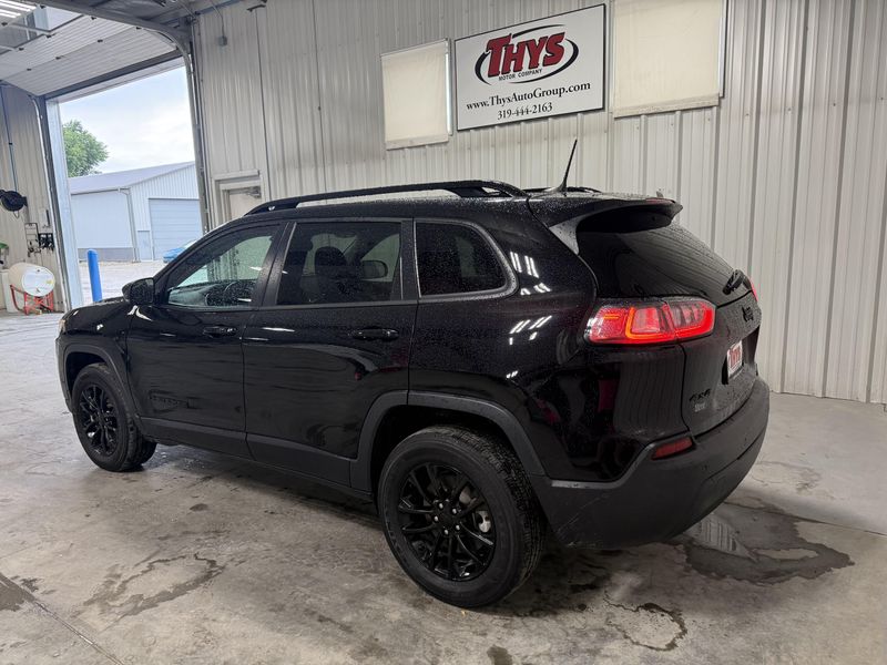 Used 2023 Jeep Cherokee Altitude LuxImage 14