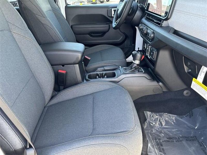 New 2025 Jeep Wrangler 4-door Sport SImage 12