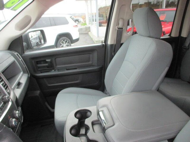 Used 2018 RAM 1500 ExpressImage 18