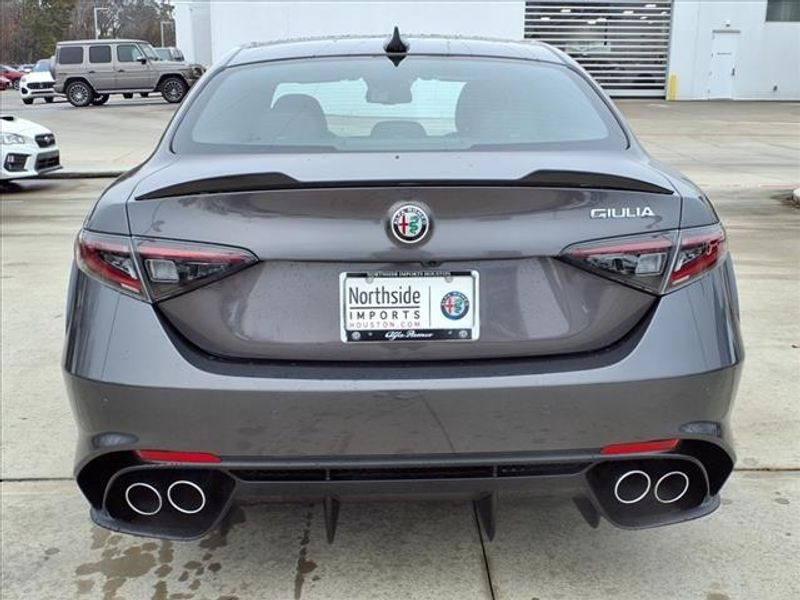 2024 Alfa Romeo Giulia Quadrifoglio RwdImage 9