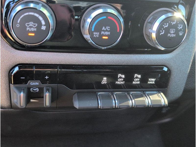 2025 RAM 1500 Warlock Crew Cab 4x4 5