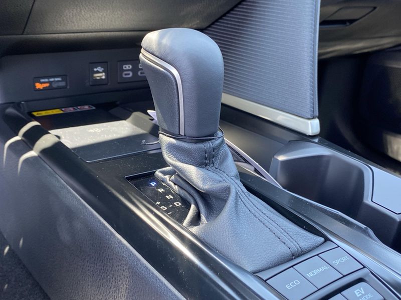 New 2025 Toyota Camry SEImage 18