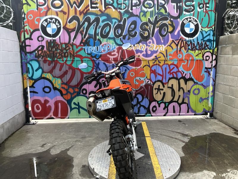 2023 KTM 690 ENDURO R Image 4