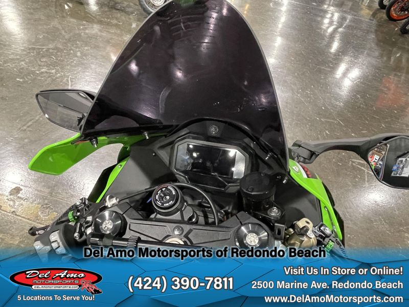 2024 Kawasaki ZX1002LRFAL-GN1  in a LIME GREEN/EBONY exterior color. Del Amo Motorsports of Redondo Beach (424) 304-1660 delamomotorsports.com 