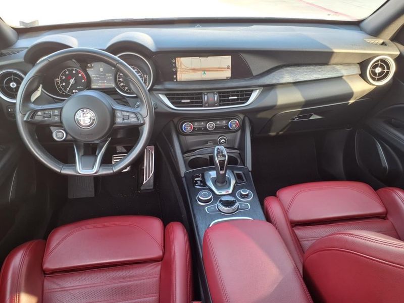 2022 Alfa Romeo Stelvio SprintImage 4