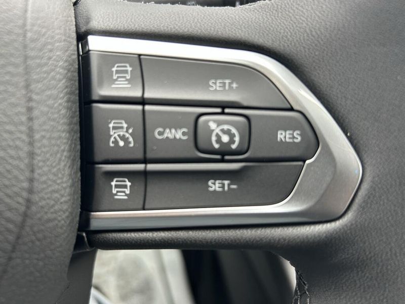 2025 Jeep Compass Limited photo 19
