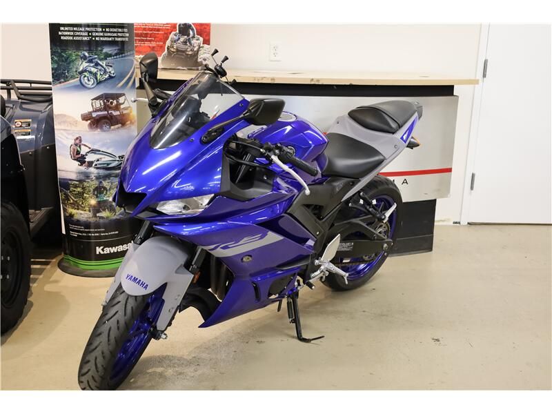 Used 2020 Yamaha R3 Image 2