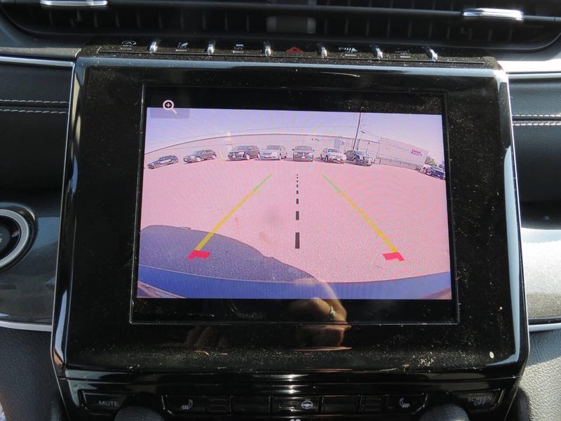 Used 2022 Jeep Grand Cherokee L Laredo 4x4 4dr SUVImage 23