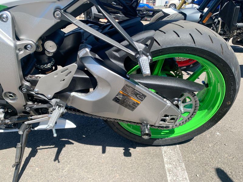 Used 2024 Kawasaki Ninja ZX-6R ABS Image 12