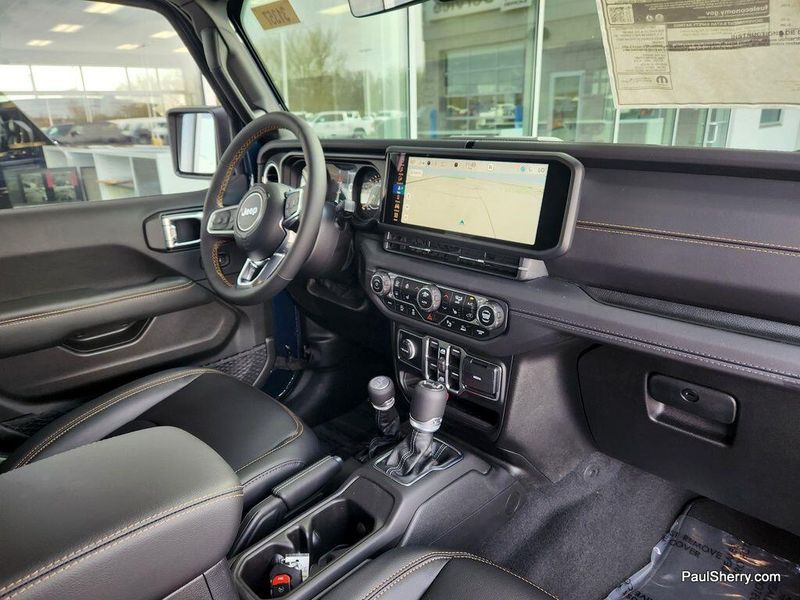 New 2025 Jeep Wrangler 4-door SaharaImage 26