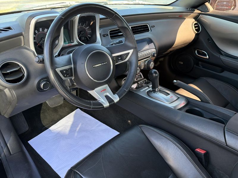 Used 2011 Chevrolet Camaro 2LTImage 17