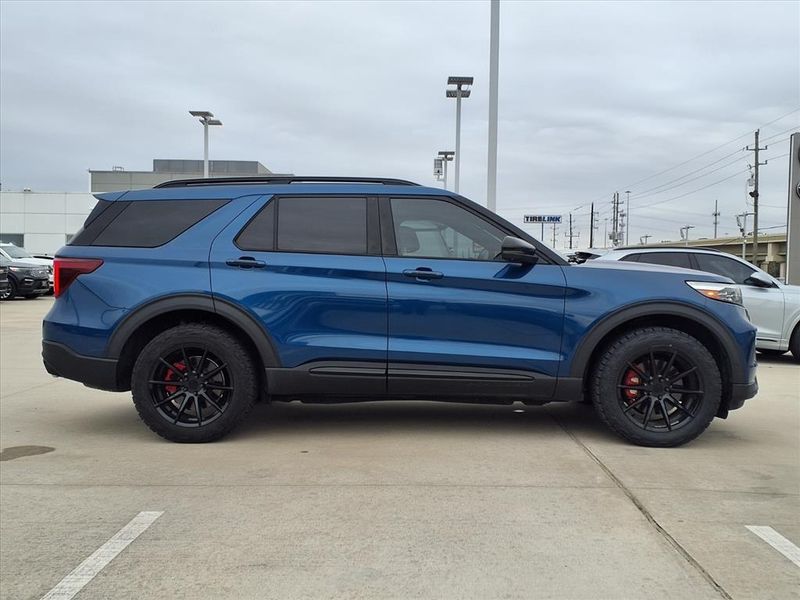 Used 2020 Ford Explorer STImage 9