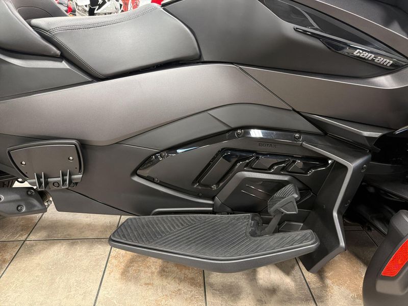 New 2025 Can-Am SPYDER RT LIMITED (SE6) Image 23