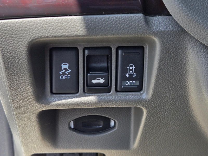 Used 2011 INFINITI G37 2dr Base