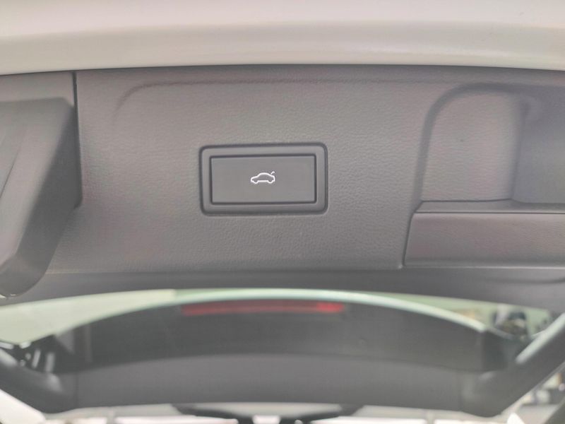 Used 2024 Volkswagen Atlas AWD Peak Edition SEL w/Sunroof/NavImage 16