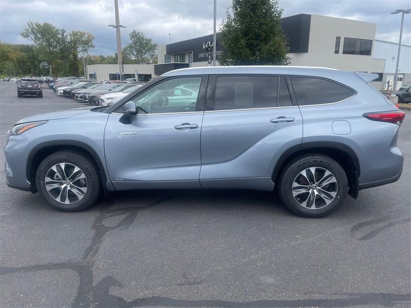 2021 Toyota Highlander XLEImage 6