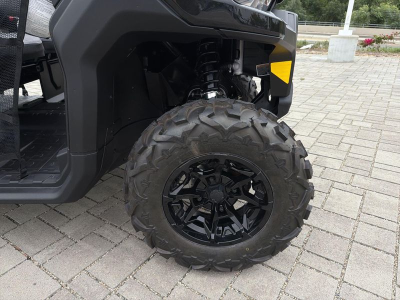 New 2026 Can-Am DEFENDER MAX DPS HD9 Image 19