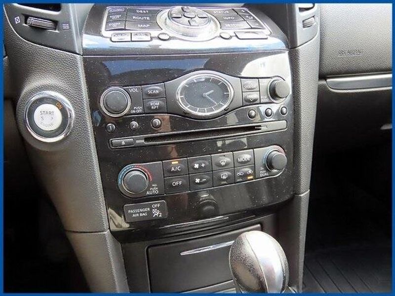 Used 2014 INFINITI QX70 BaseImage 17