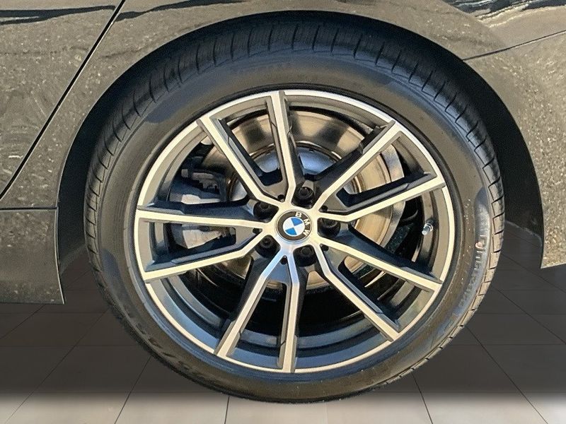 2021 BMW 3 Series 330iImage 13