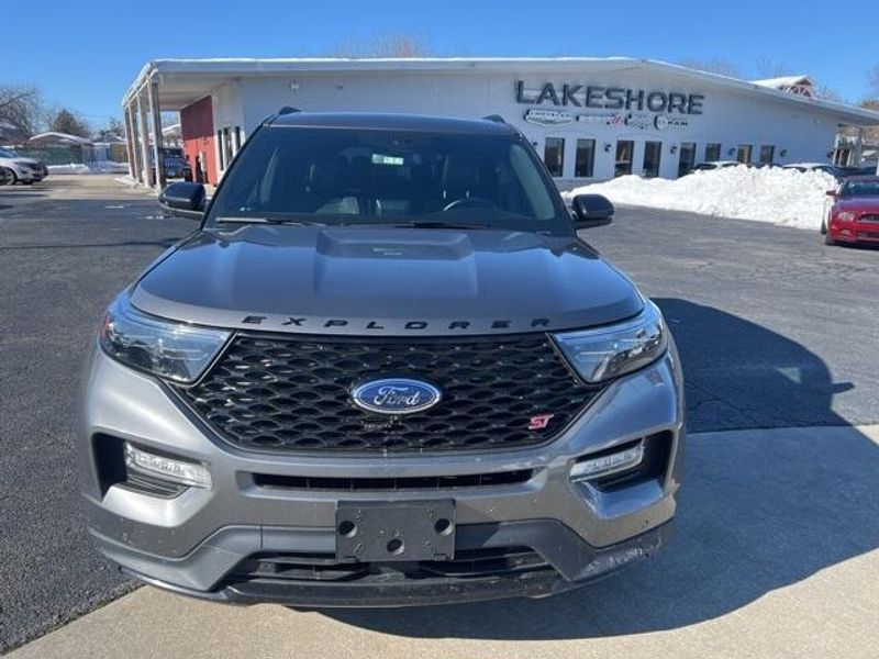 2021 Ford Explorer STImage 2