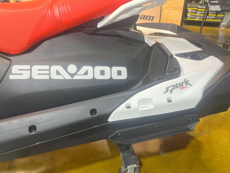 New 2025 Sea-Doo SPARK FOR 3 90 TRIXX Image 12