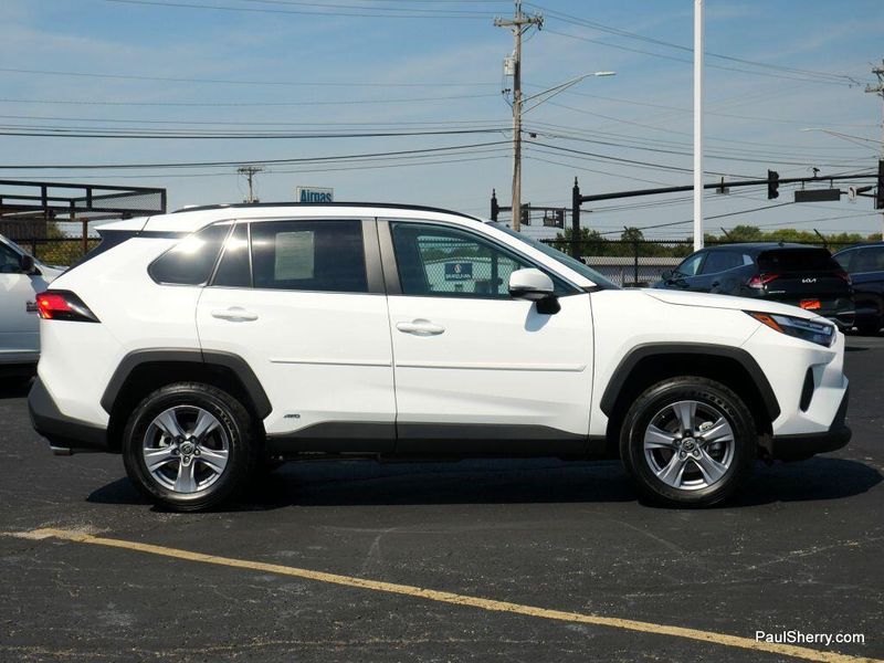 2024 Toyota RAV4 Hybrid LE photo 15
