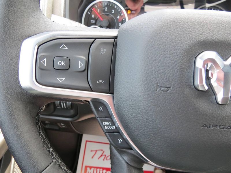 2025 RAM 1500 Big Horn Crew Cab 4x4 5