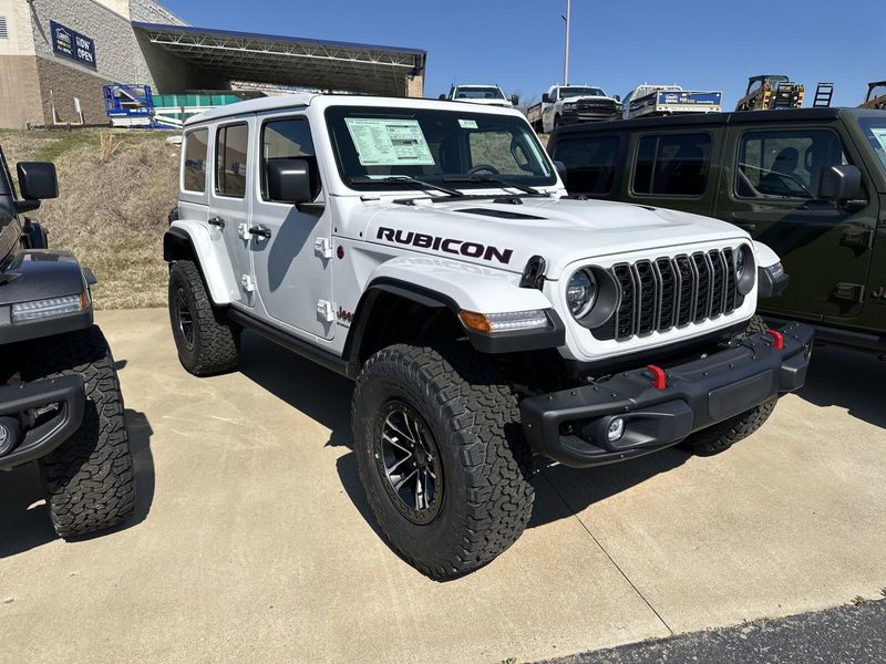 2025 Jeep Wrangler 4-door Rubicon XImage 3