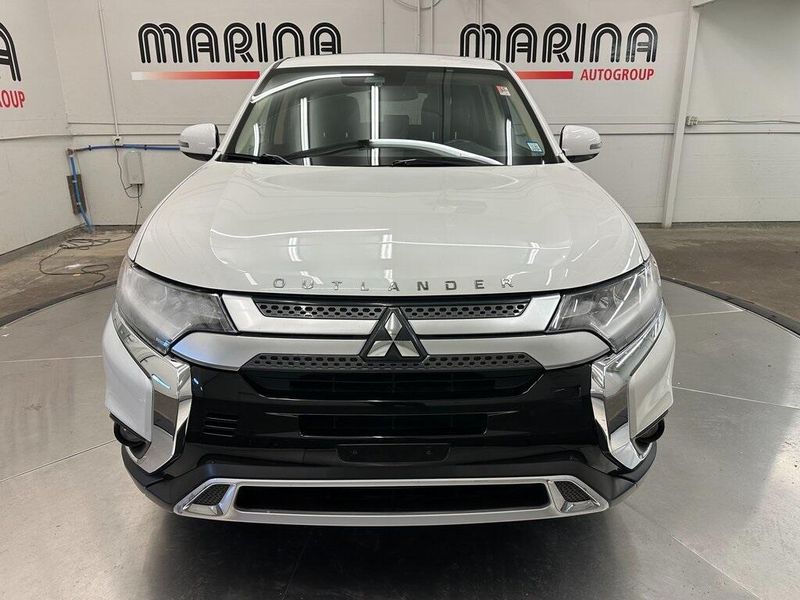 2020 Mitsubishi Outlander SEImage 10