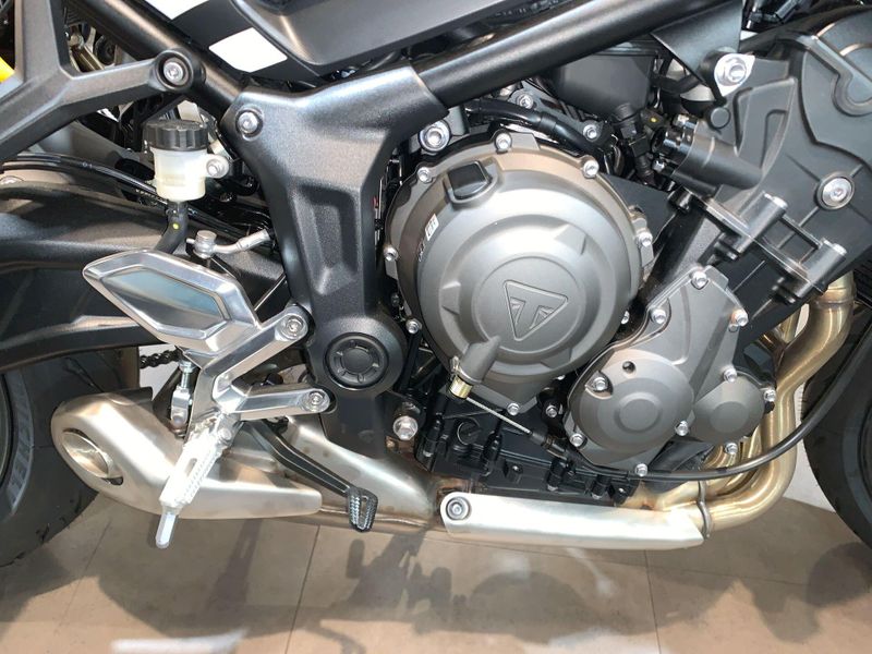 New 2025 Triumph TRIDENT 660 Image 11