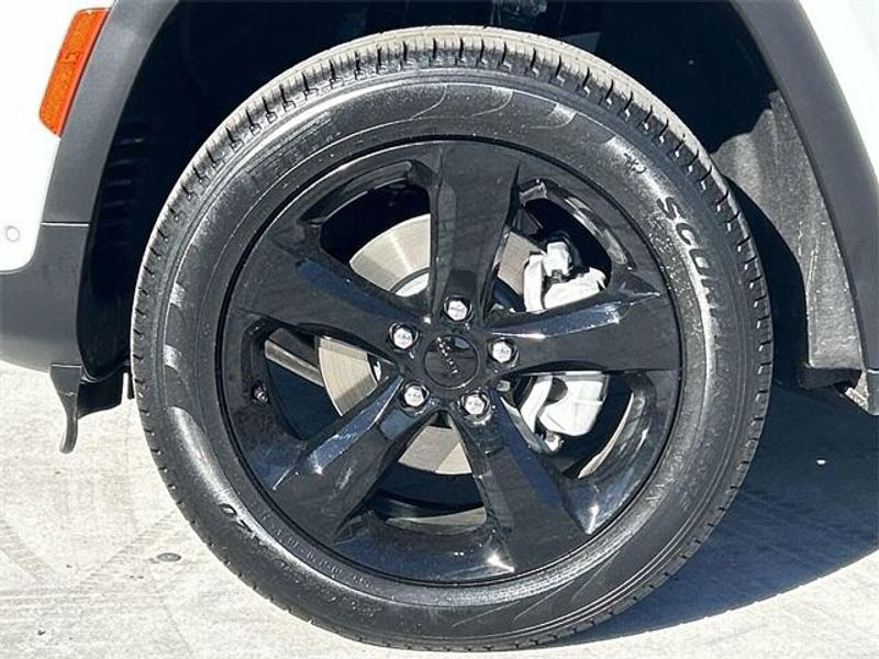 New 2025 Jeep Grand Cherokee Limited 4x4Image 10