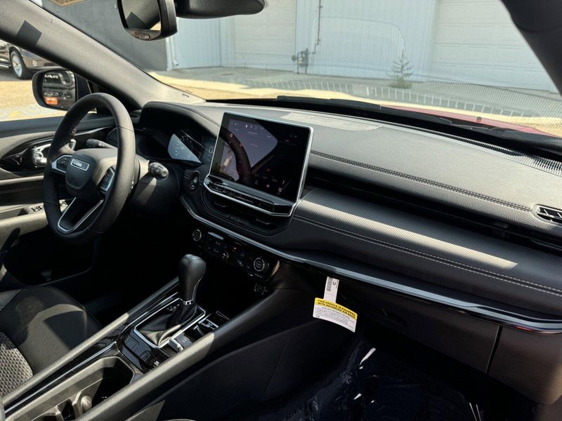 2024 Jeep Compass LatitudeImage 17