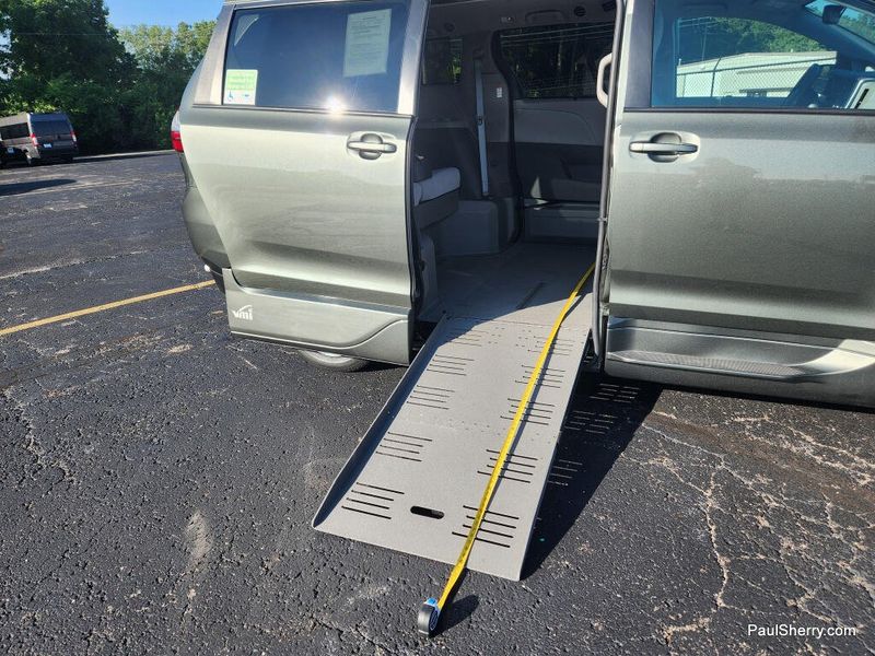 Used 2020 Toyota Sienna LE