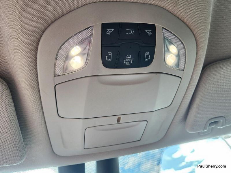 Used 2022 Chrysler Pacifica Touring L