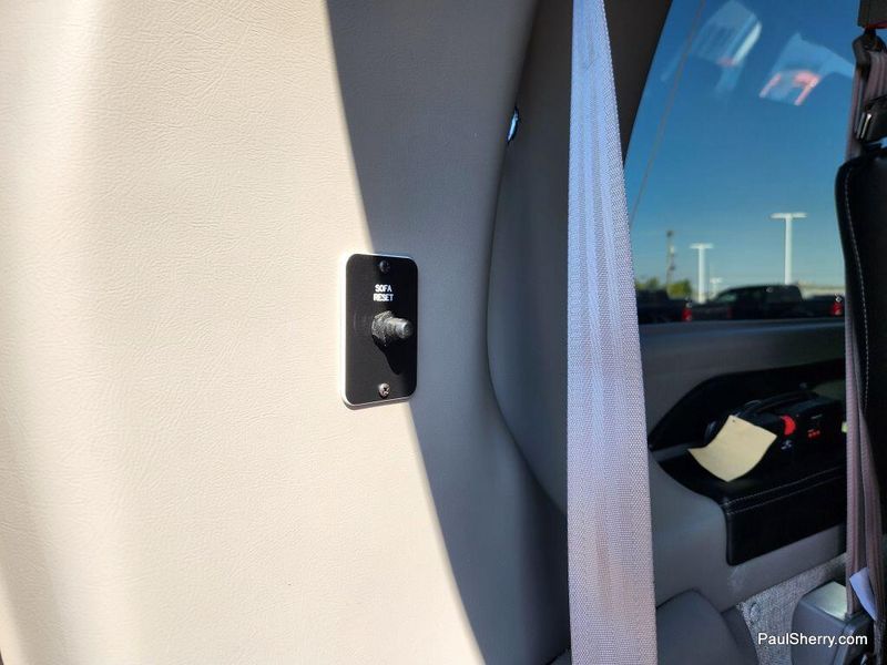 2024 Chevrolet Express Cargo 2500 photo 21