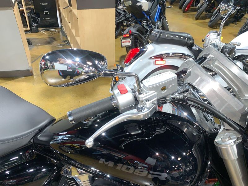 New 2025 Suzuki BOULEVARD M109R Image 14