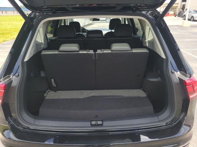 2024 Volkswagen Tiguan 2.0T SEImage 9