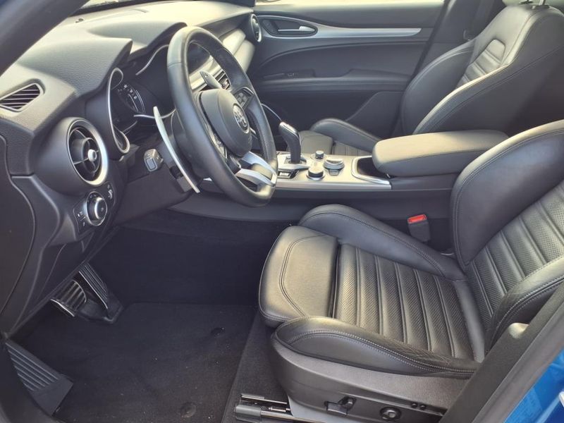 Used 2022 Alfa Romeo Stelvio VeloceImage 21